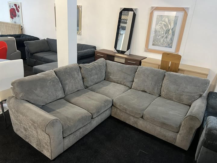 EX DISPLAY GREY 2C2 CORNER